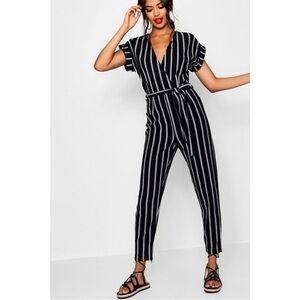 NEW Boohoo Tailored Roll Sleeve Tie Belt Jumpsuit Black White Stripe‎ Size 16